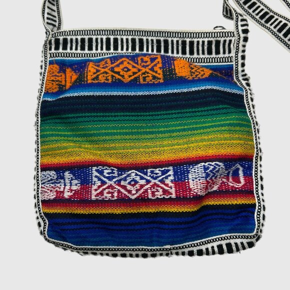 Handwoven Multicolor Colombian Crossbody Bag With Embroidered Front Pocket - Picture 4 of 6